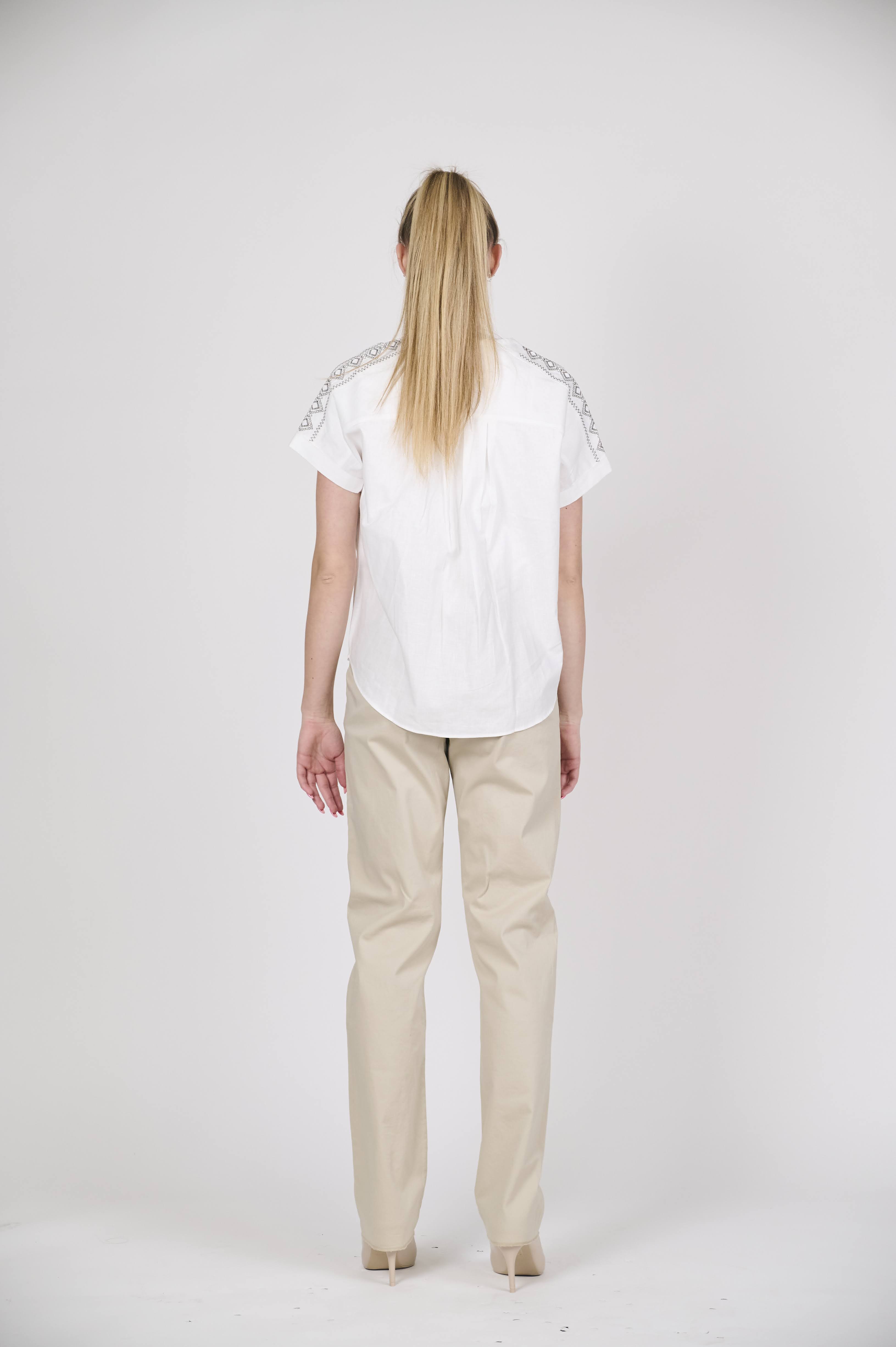 Casual Chic in White and Beige
