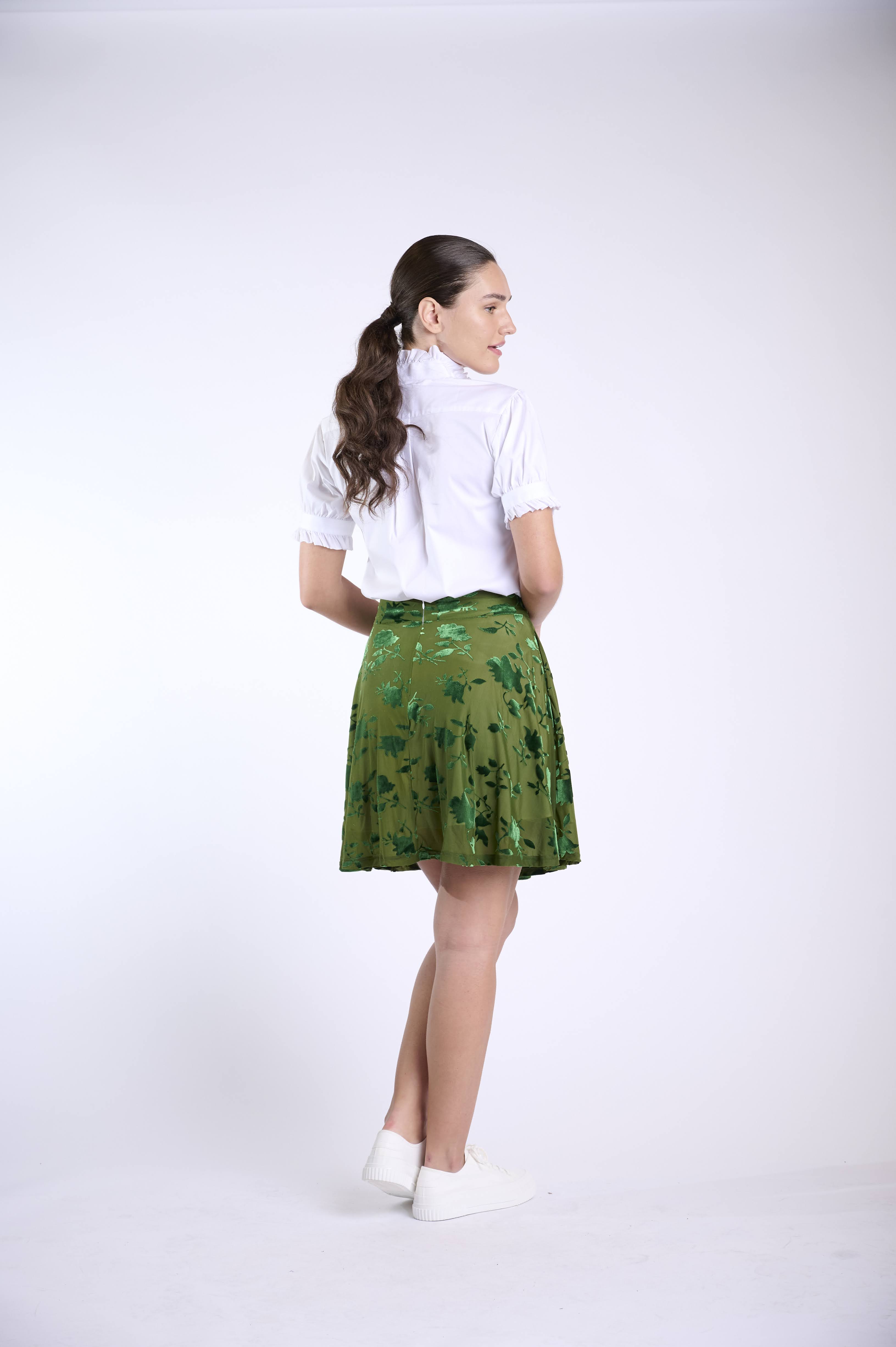 White Shirt with Ruffle Collar and Puff Sleeves