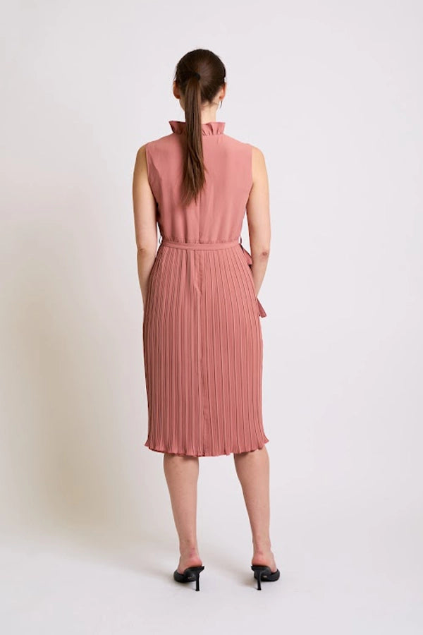 Elegant Pleated Midi Dress with High Neck