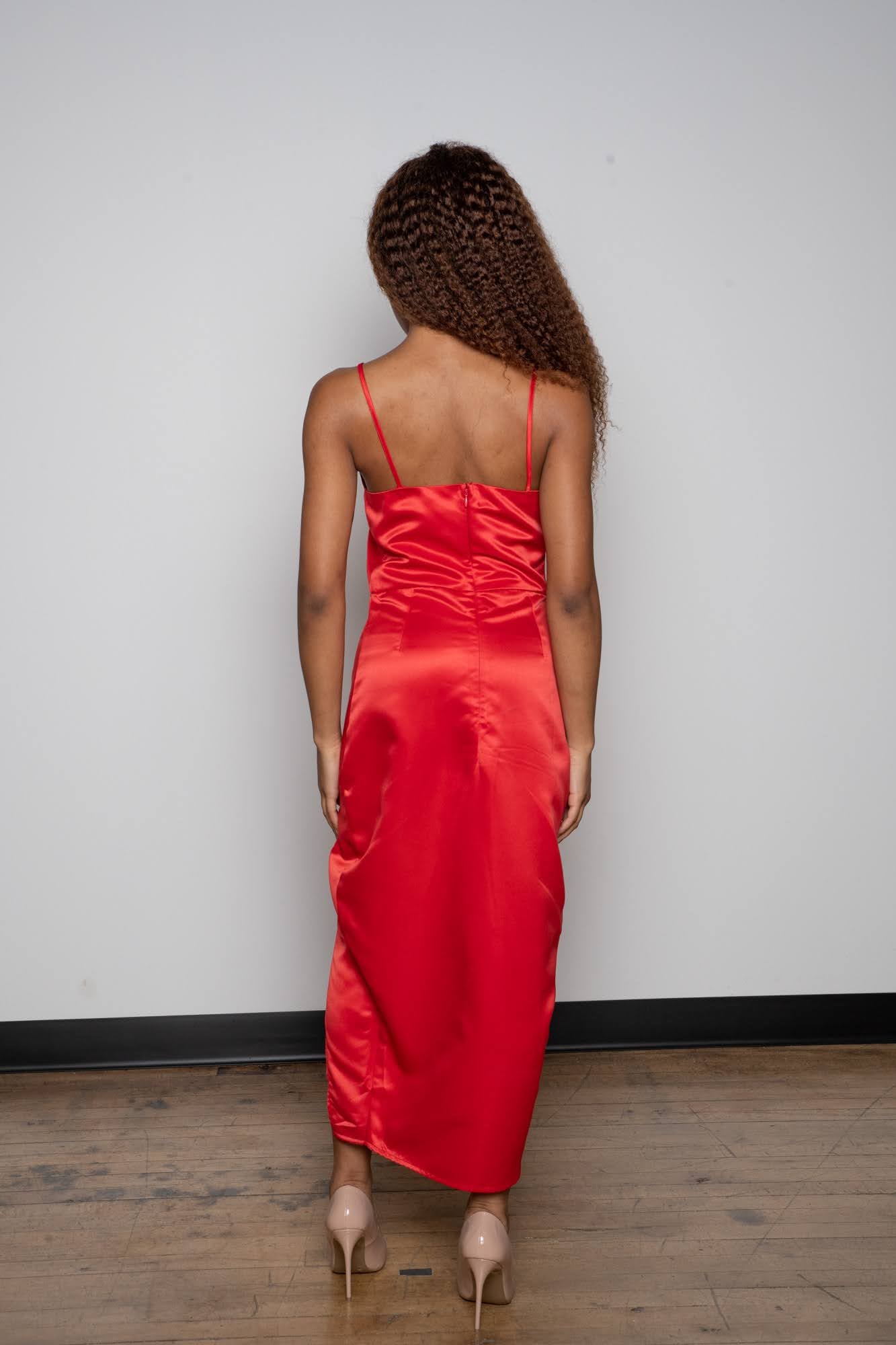 Elegant Red Satin One-Shoulder Gown