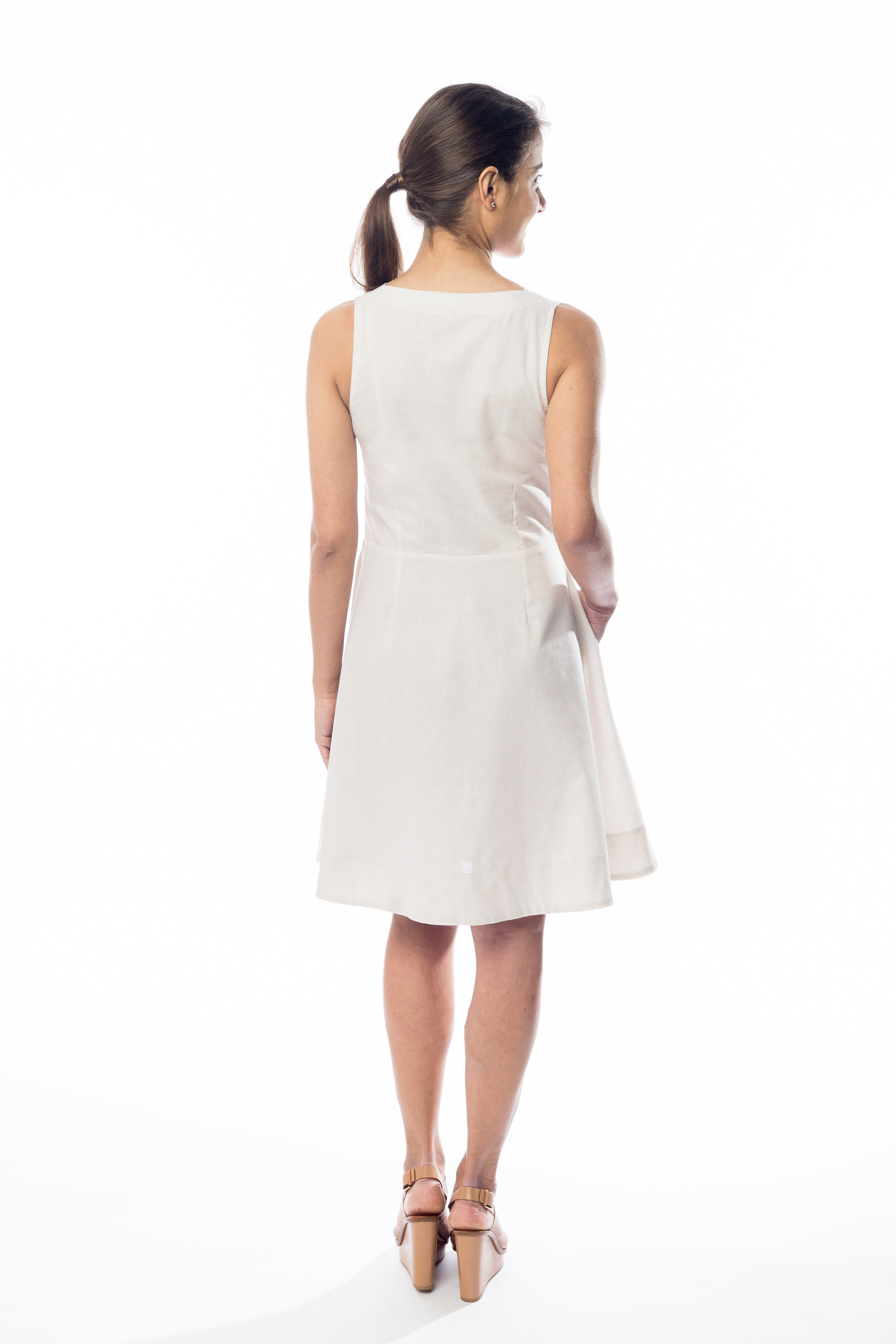 Classic White Sleeveless Button-Down Dress