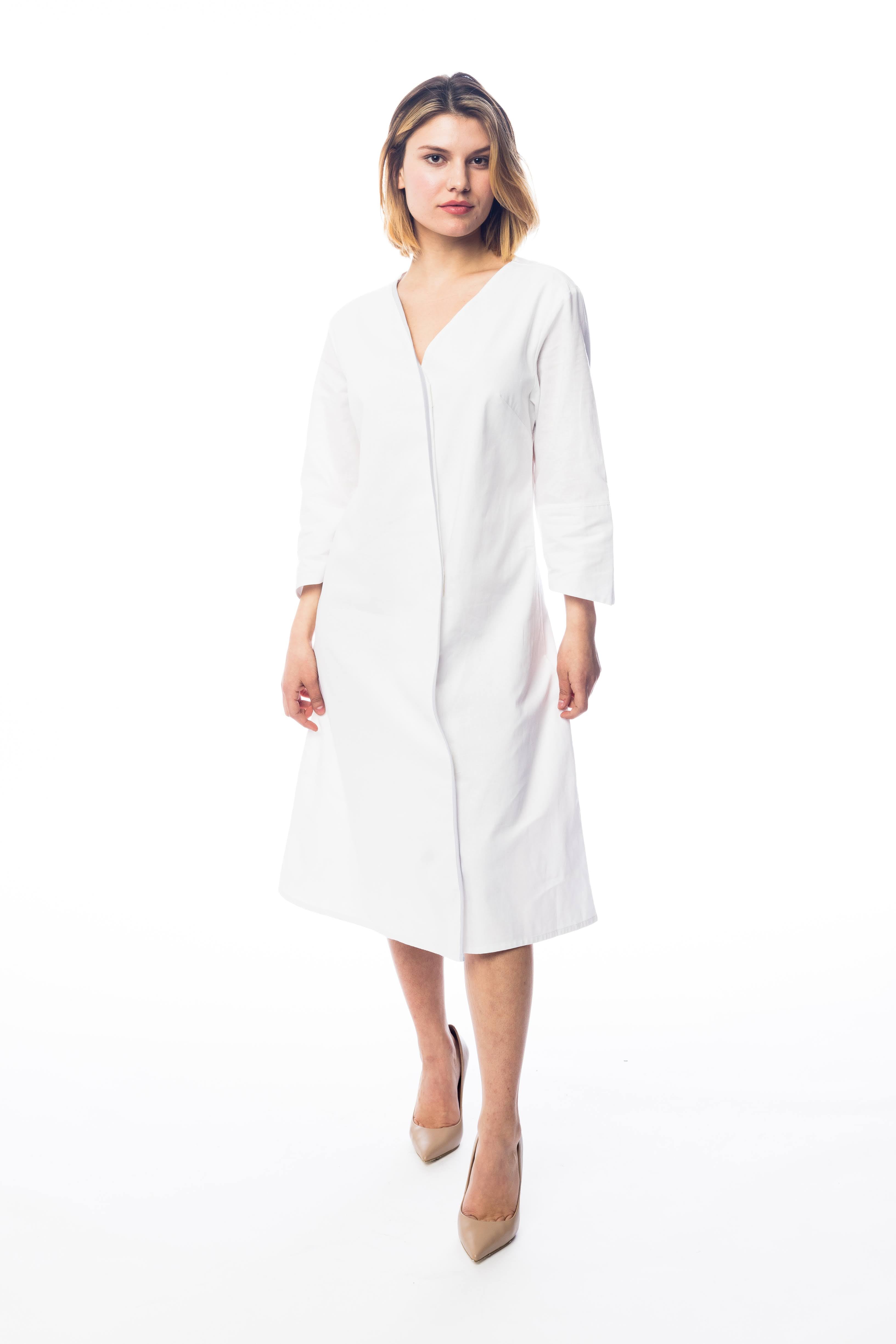 Minimalist White A-Line Midi Dress with V-Neck