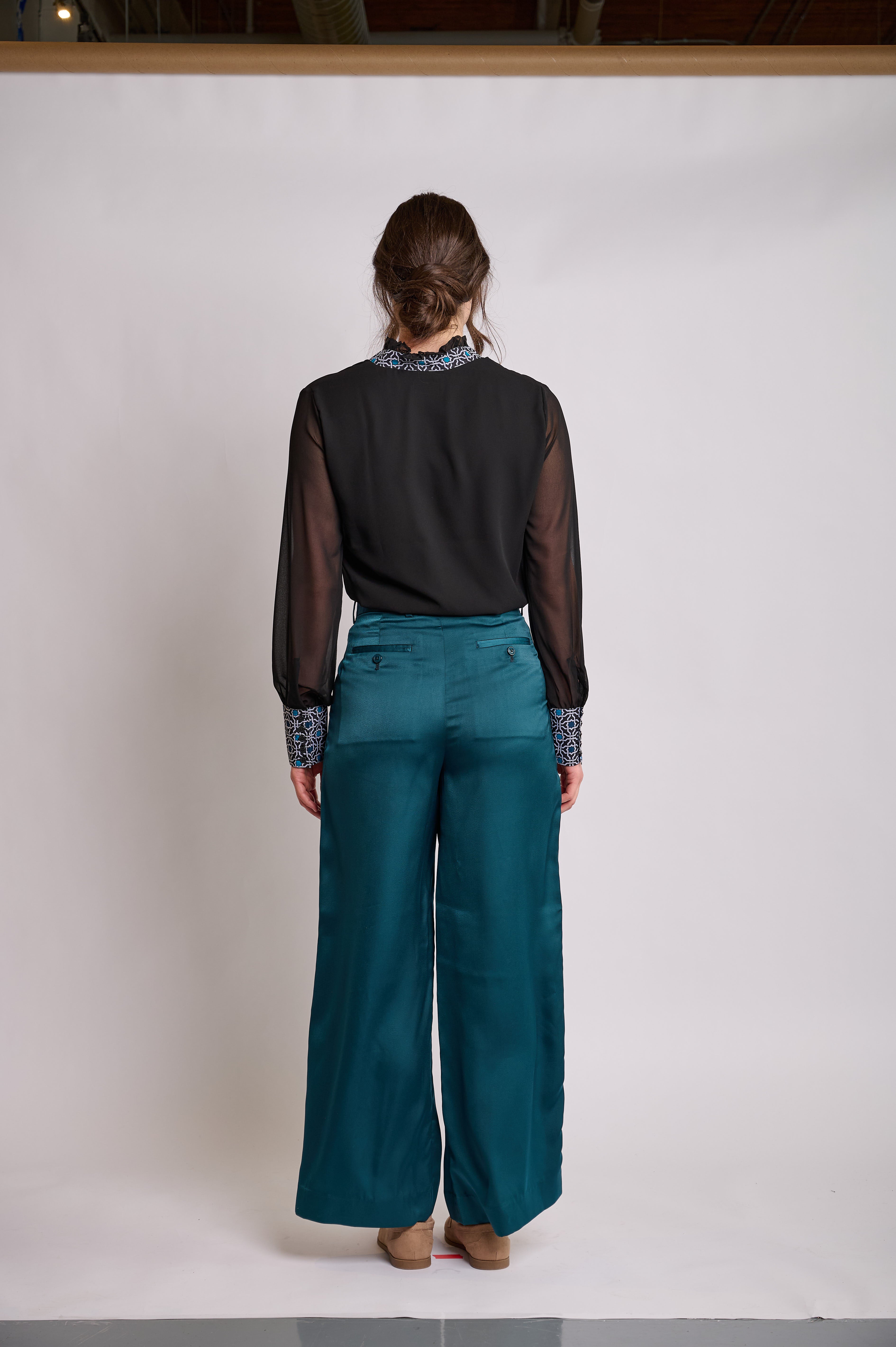 Top with Printed Cuff and Collar Detail